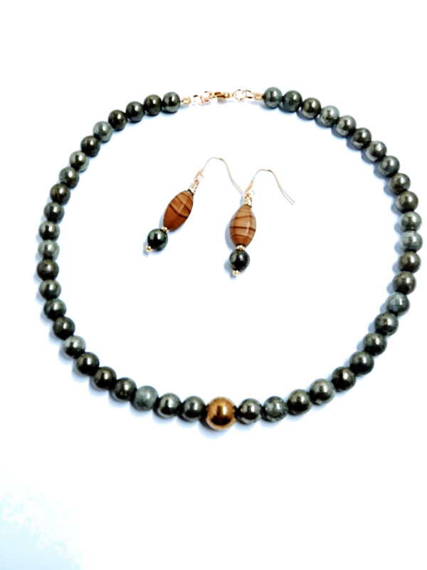 Ladies Green Pyrite Choker and Earrings