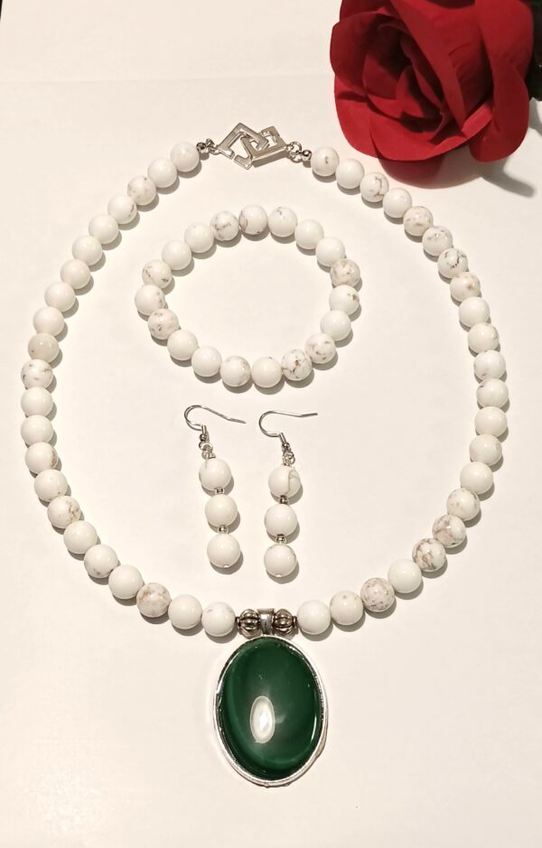 Ladies Malachite Pendant Necklace Set